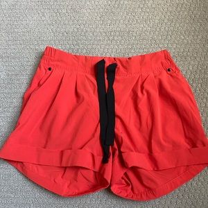 Lululemon Spring Breakaway Short size 8